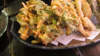 島唄ライブを見ながら聴きながら食事ができます