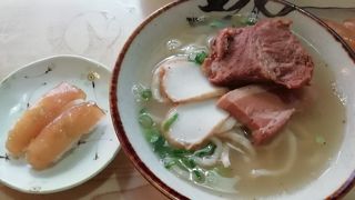 うどんのような太麺堂