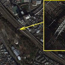 ＪＲ京浜東北線王子駅と飛鳥山下跨線人道橋の位置関係です。