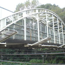 なんとなく心配になりますが、９３年、しっかり仕事をしています