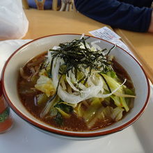 野菜たっぷりの「味噌野菜うどん」