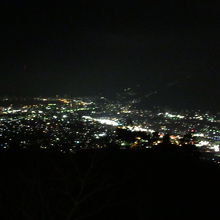 諏訪方面の夜景も美しい