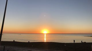 地中海の日の出を見ました