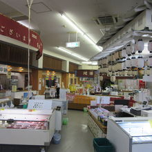 蕎麦を含め地元土産が充実