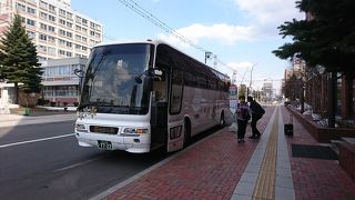 飛行機の出発1時間15分前に到着