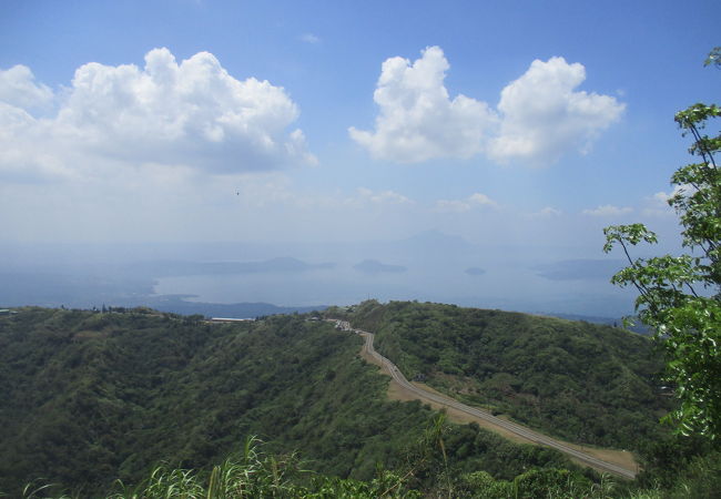 タール火山