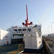 高松から土庄まではこの船