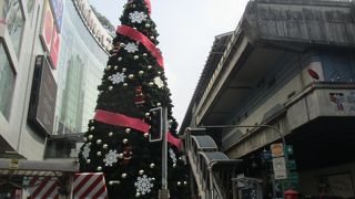 クリスマスシーズンのアソーク駅 (BTS)2018
