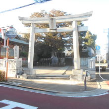 南側の交差点からの眺めが良い。