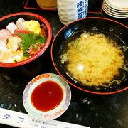 ランチタイムの日替わり海鮮のタフ丼はお勧めです！