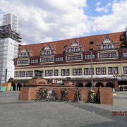 旧市庁舎のある広場