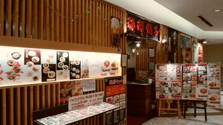 餃子以外も種類は豊富な中華