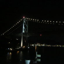 関門橋の夜景の様子
