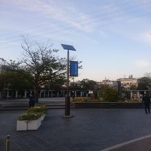 駅近の公園