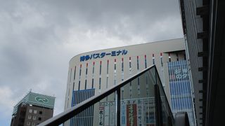 様々な方面へのバス