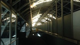 京都タワーを横から見る