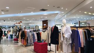 服屋さんもたくさん