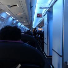 行きの機内