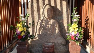 御本尊は伝教大師のお手彫り。