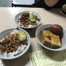 魯肉飯、魯蛋、油豆腐  