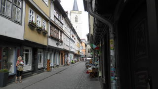 橋だとは、気がつきません