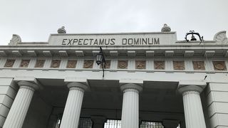 お金持ちのお墓