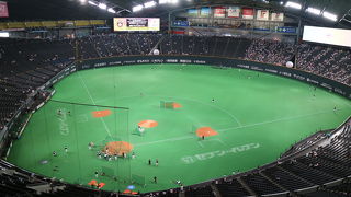 スイートシートでビール