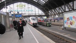 駅のすぐそばに大聖堂