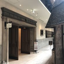 チャペルの前の入り口