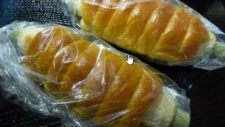 ちくわパンを売っている