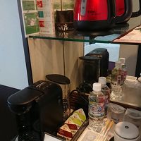 お部屋にはコーヒーメーカーもあって便利