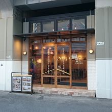 固めプリンがお勧めのカフェです。