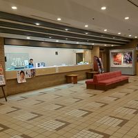 チェックインカウンター