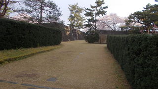 天守台が残っています。