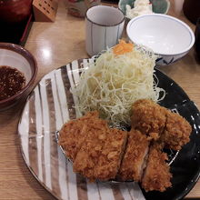 ヒレカツとコロッケの定食