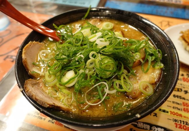 多彩なセットメニューが嬉しいラーメン店