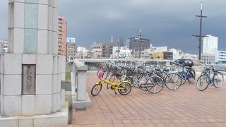 福井の町を流れる足羽川にかかる橋の一つです。