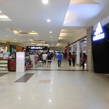 携帯ショップがいっぱいのサイバーゾーンが楽しいですね。