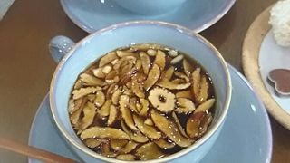 敷地内のカフェ