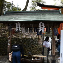 嗽手水に身を清め