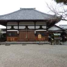 飛鳥寺の本堂です。本堂に飛鳥大仏が安置されています。