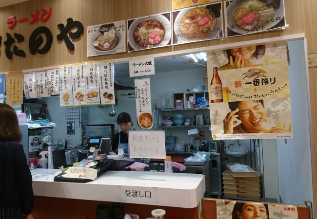 フードコートのラーメン