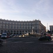 ローマ　テルミニ駅から近い広場