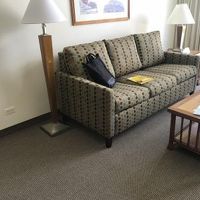 このソファーがベッドに変わります。