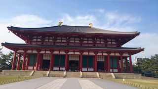 ２０１８年に創建当時の様式で再建。まだ新しい感じです