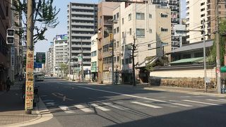あみだ池の横の道路です