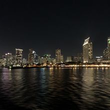 フェリーからの夜景