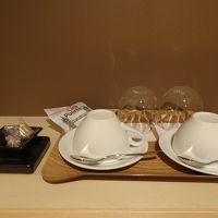 室内にはコーヒーのみ、日本茶やほうじ茶のティーバッグはなし
