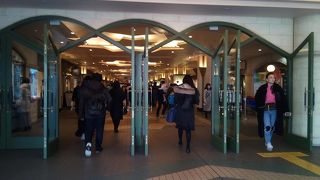 ディズニーリゾートのショッピングモール