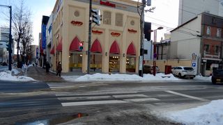 帯広市民の胃袋をガッチリつかんで離さない 「インデアンカレー」